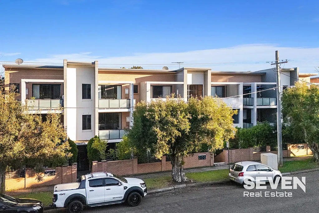 Parramatta 2部屋 Generous Interiors, Modern Comfort and Everyday Convenience