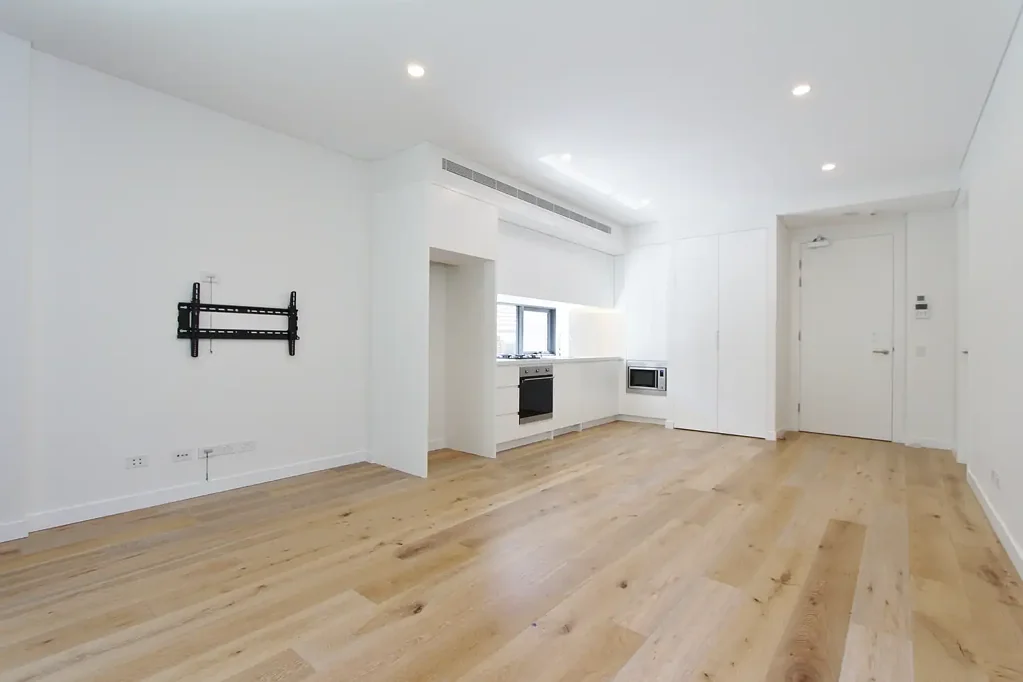 LUXURIOUS TWO BEDROOM APARTMENT WITH PREMIUM FINISHES