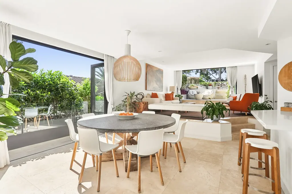 Bellevue Hill 3 Bedroom Spacious Northerly Townhouse
