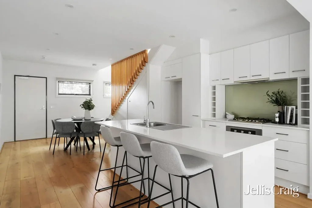 Heidelberg 2침실 Parkland Views, Townhouse-Style Living & Exceptional Convenience