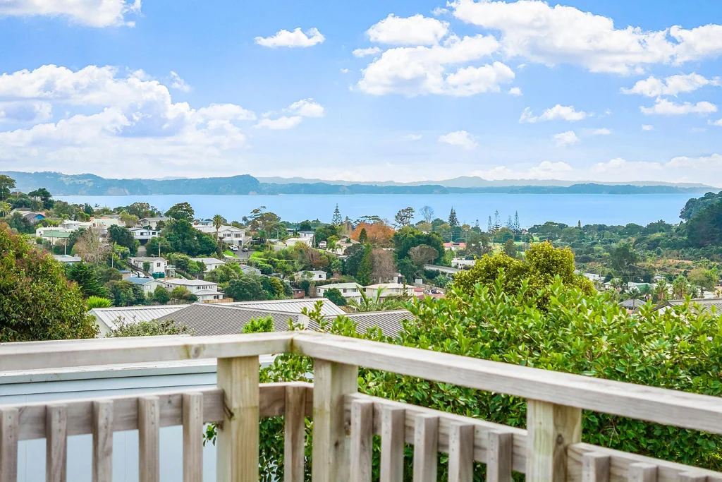 Stanmore Bay 3 Slaapkamer Sea Views, Sunshine & Room to Grow