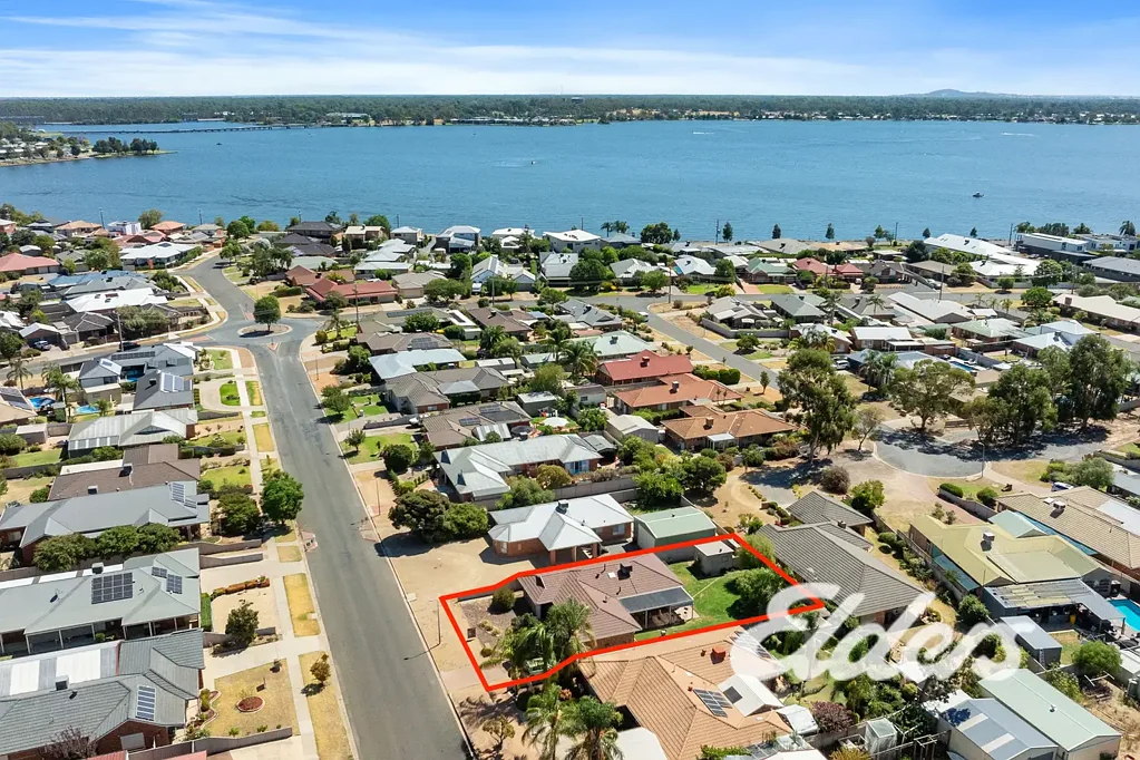 Yarrawonga 3房  NEAT, SPACIOUS HOME CLOSE TO LAKE MULWALA.