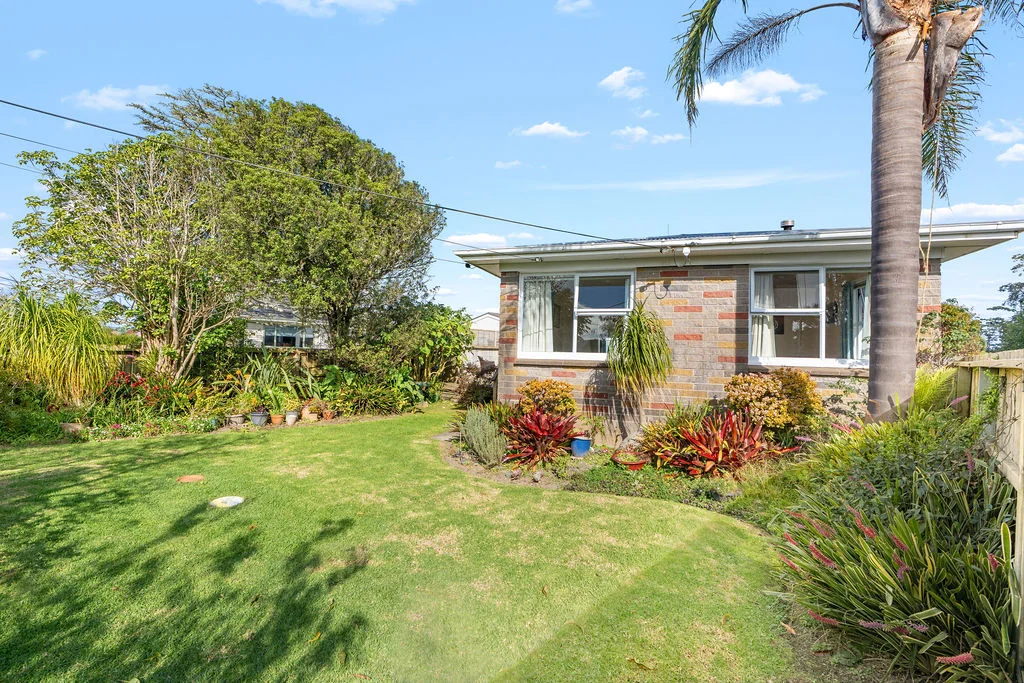 Helensville 2 Bedroom Easy-Care Living on a Level Freehold Section