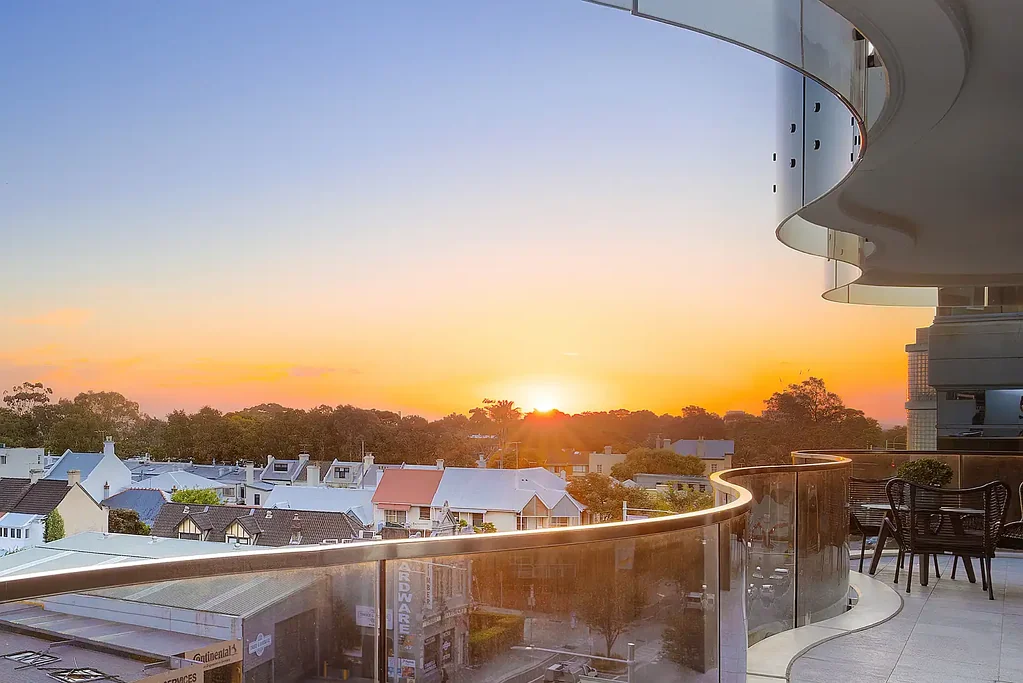 Bondi Junction 3Zimmer Designer Residence with Expansive Wraparound Terrace in ‘The Oxford Residences’