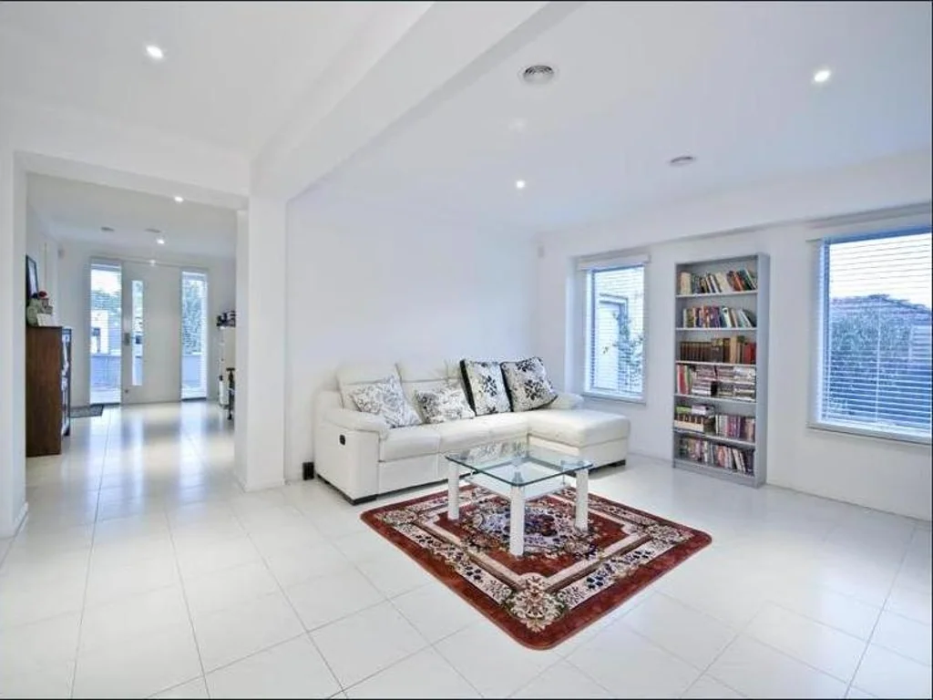 Large 50 SQ Five Bedroom Home, Close to Train & Tram