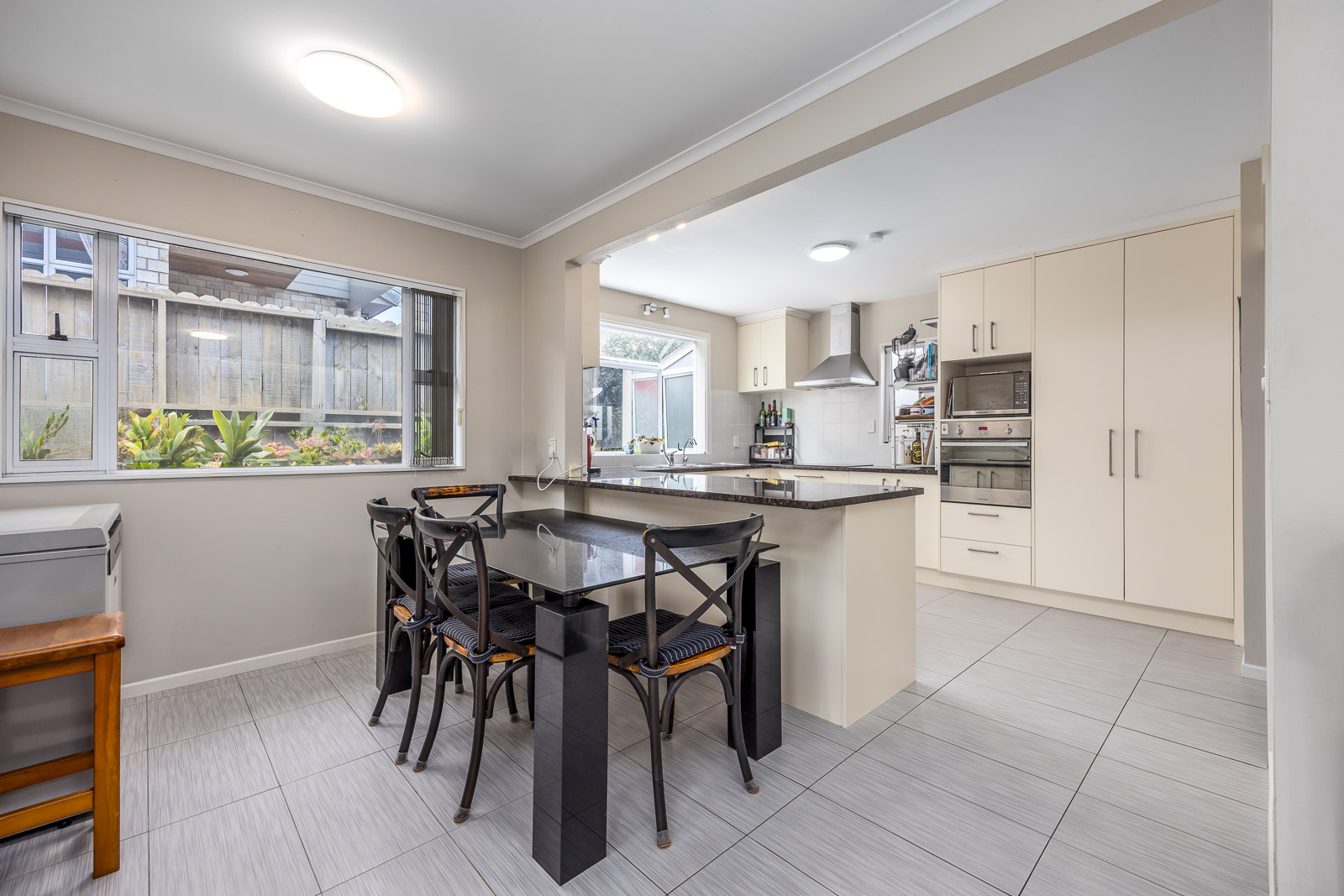 6 Oteha Valley Road, Northcross, photo 12