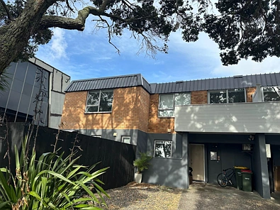 Studio for Rent – Great Location in Browns Bay