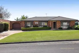 35 PADEMELON AVE, St Helens Park