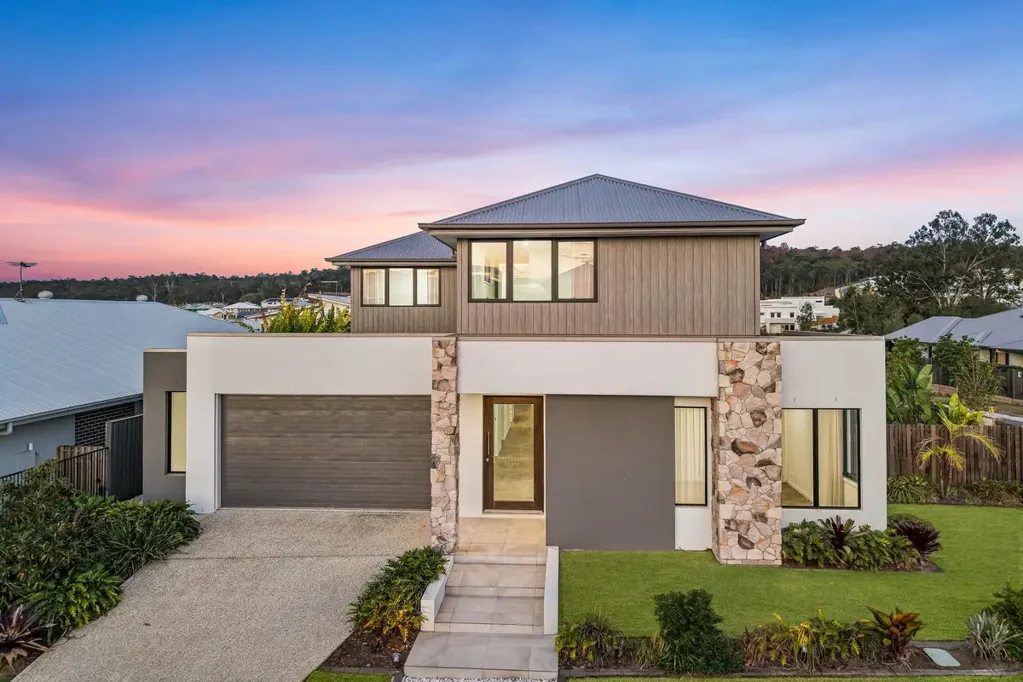 White Rock 4Kwarto Resort-Style Family Living with Space, Comfort & Entertaining Appeal