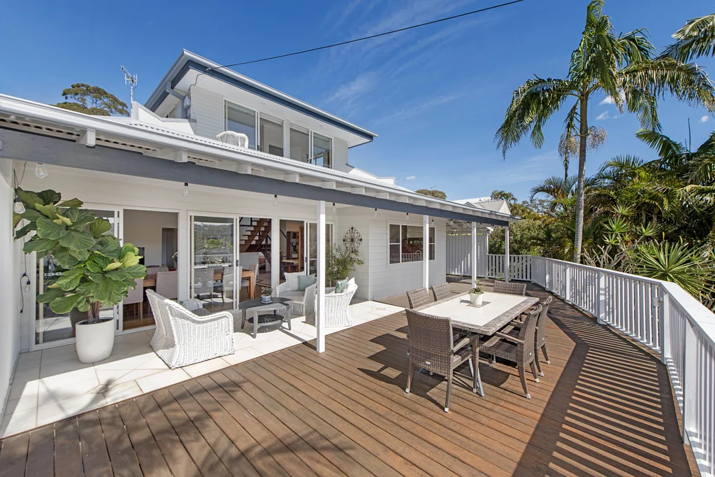 Newport 4Moenga Sunlit coastal home in Newport's Golden Triangle