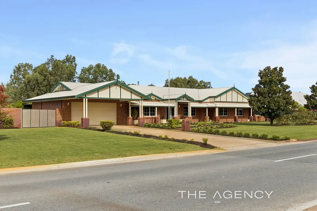 Henley Brook 5બેડરૂમ Palatial Federation Residence With Incredible Rustic Man Cave On 3370 Sqm's