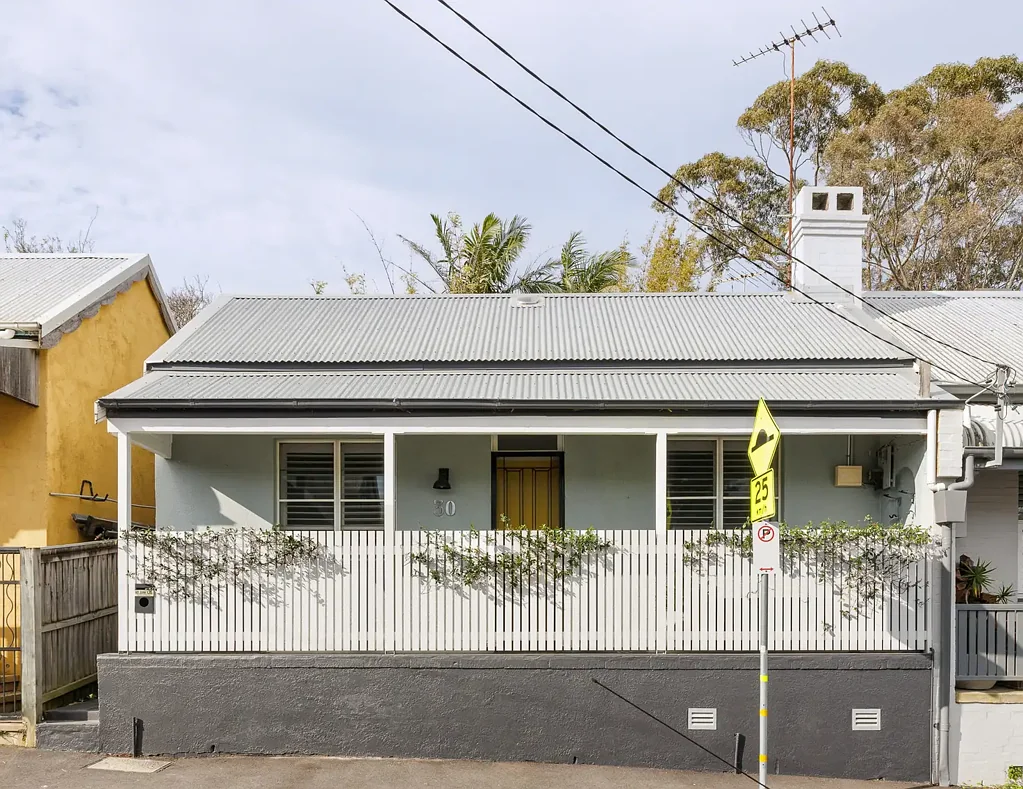 Rozelle 2 Slaapkamer Renovated cottage with internal courtyard / close to village hub