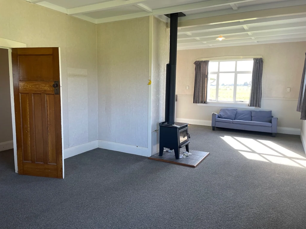 Peaceful Rural Living Just Minutes from Town - Short term on