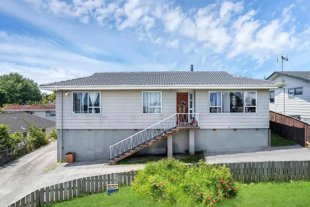 Papatoetoe 3房  Do-Up Opportunity With Potential