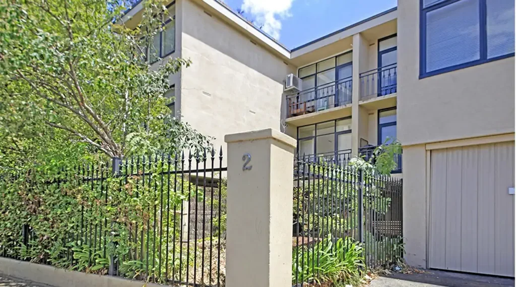 Two bedroom apartment in a convenient location!