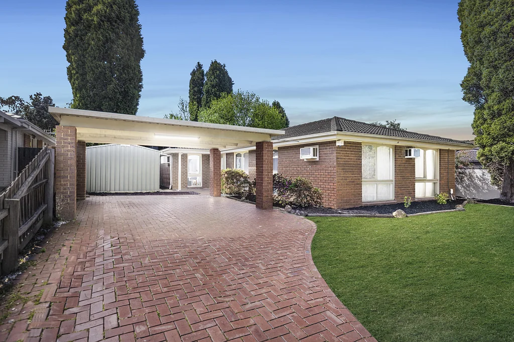54 Collendina Crescent, Scoresby, VIC 3179