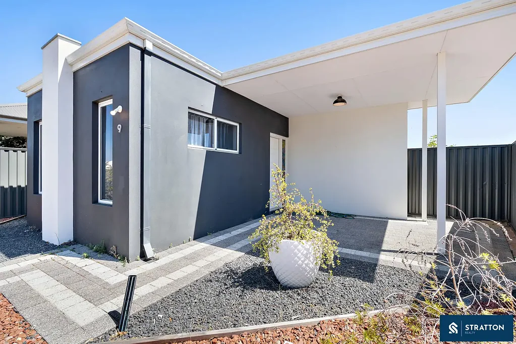 Champion Lakes 3ห้องนอน Low Maintenance Family Home!! Blink And Miss This Opportunity!!