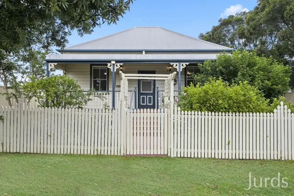 ACACIA HOUSE