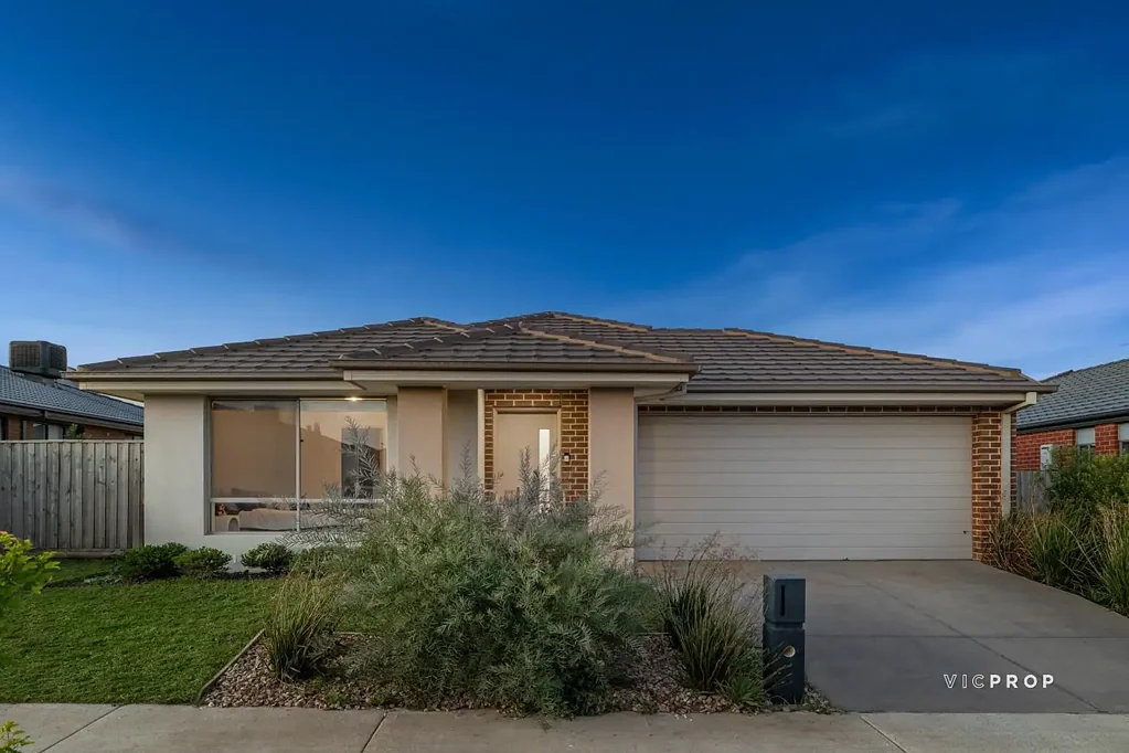 Mambourin 4房 现代设计舒居 448sqm宽幅地 四卧双卫 风管供暖 双车位车库 Mambourin Club会员 Elegant, Spacious & Perfectly Positioned