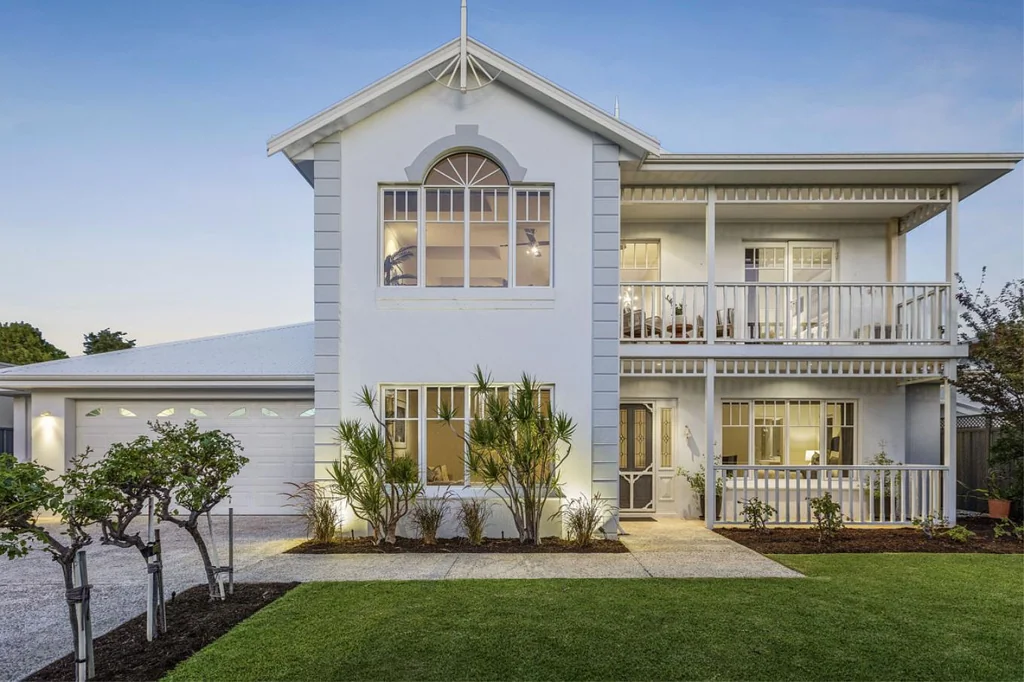 Nedlands 3 Bedroom ELEGANT LIVING NEAR THE GOLF COURSE