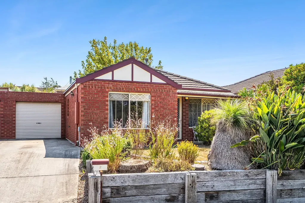 2 Molesworth Drive, Highton, VIC 3216