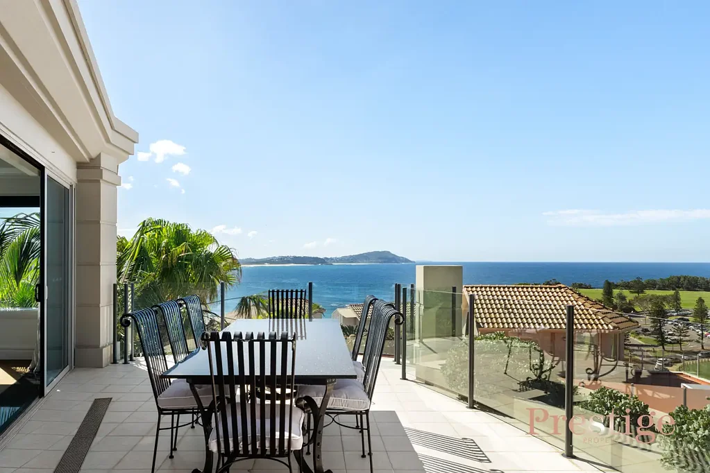 Terrigal 3બેડરૂમ North-East-Facing Penthouse in the Heart of Terrigal