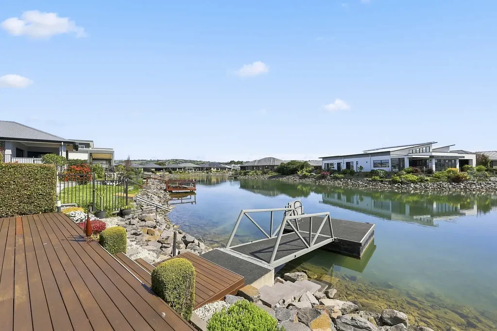 Victor Harbor 3कमरा Waterfront Living with Space, Security & Lifestyle Appeal!