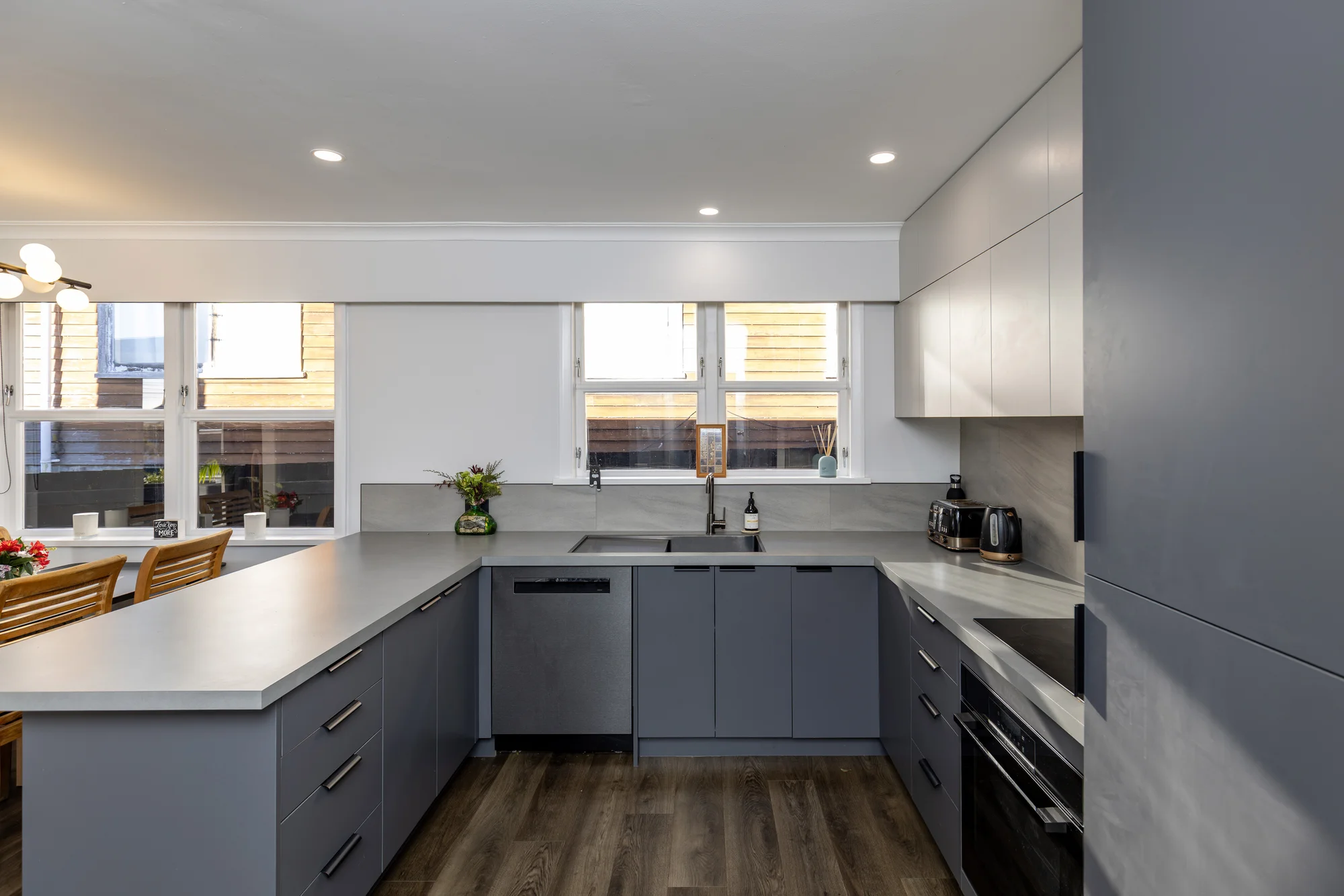 Paraparaumu 3房  Popular Kaitawa Crescent