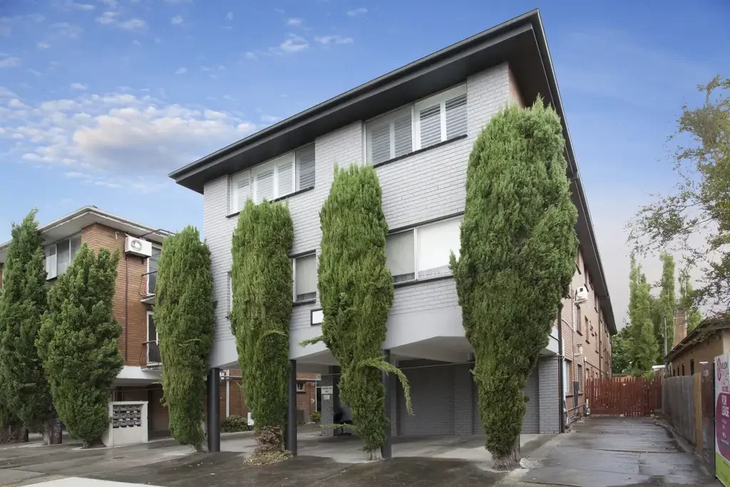 Bright & Spacious Ground-Floor Living in Prime Location | FLARE REAL ESTATE