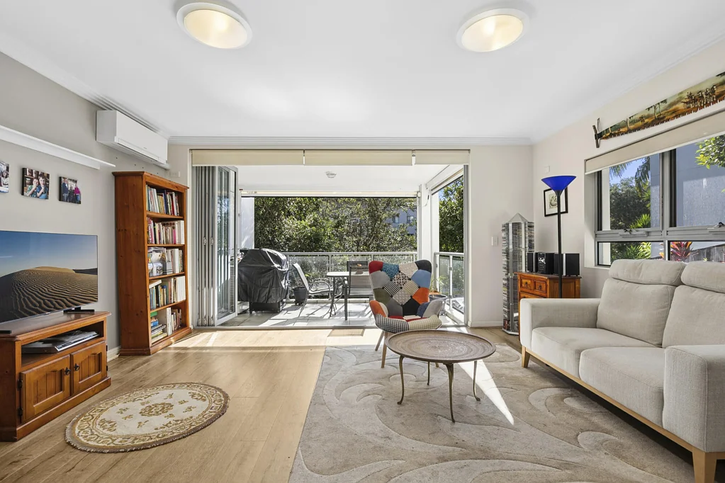 Dee Why 3બેડરૂમ Perfect address, spacious apartment with balcony and courtyard