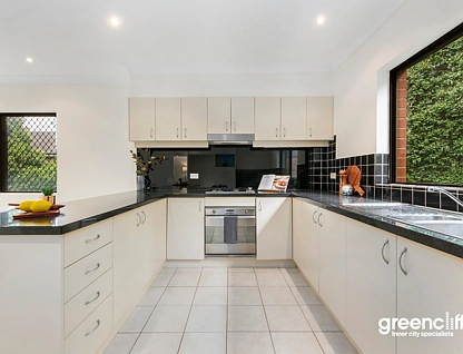 8/139-141 Burns Bay Rd, Lane Cove, Lower North Shore, 3 chambres, 2 salles de bain, Apartment