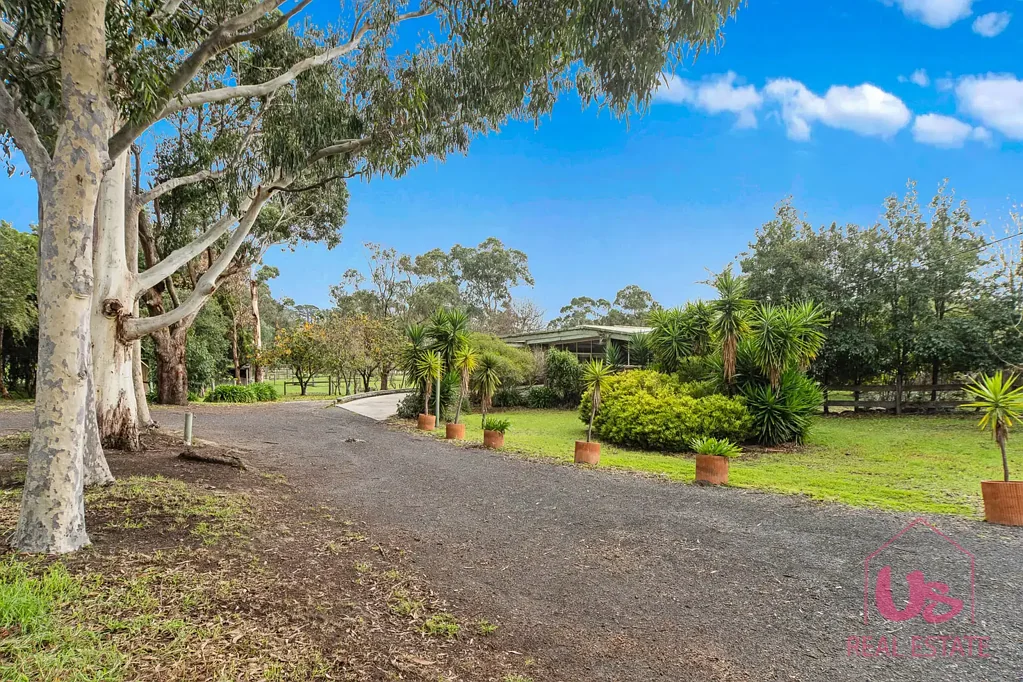 Cranbourne South 4ਬੈੱਡਰੂਮ CALLING ALL TRADIES OR HORSE ENTHUSIAST