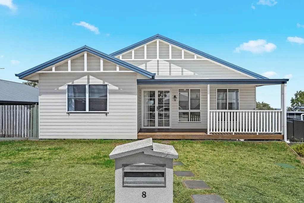 8 Basset Crescent, Torrington, QLD 4350