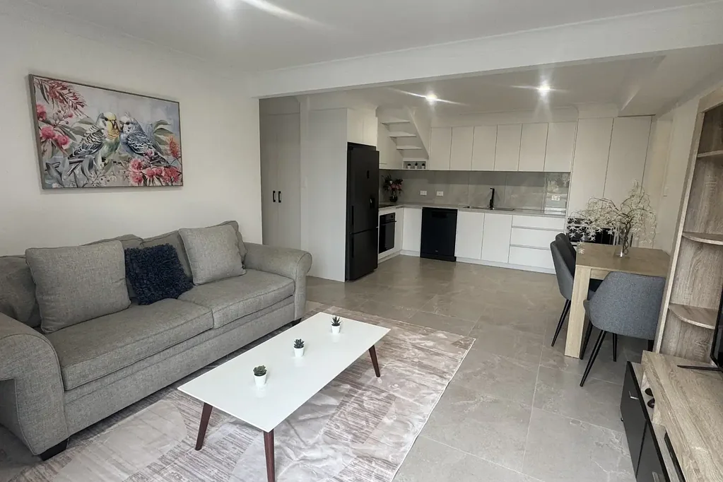 Fully Furnished Two-Bedroom Granny Flat