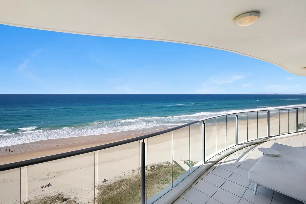 Surfers Paradise 3房  Luxurious Entire Floor Beachfront Residence - 'Platinum on the Beach'