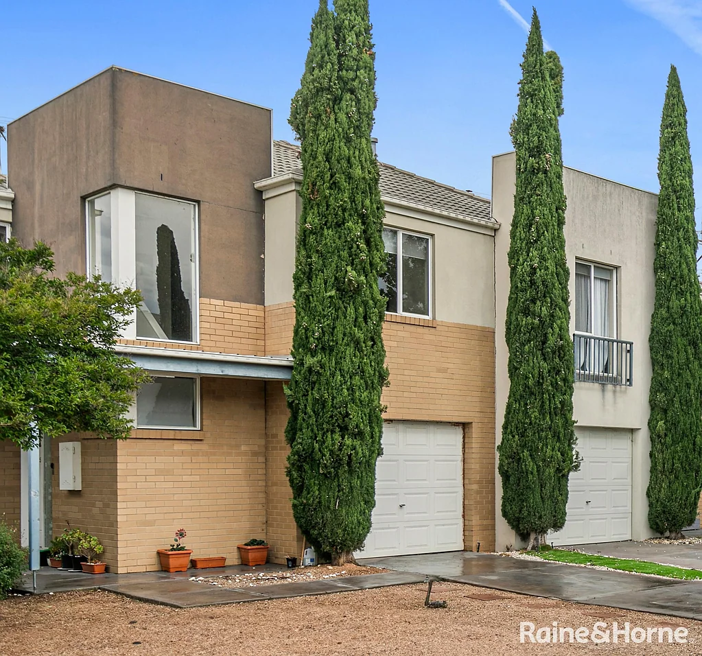 5 Brentwood Place, Roxburgh Park, VIC 3064
