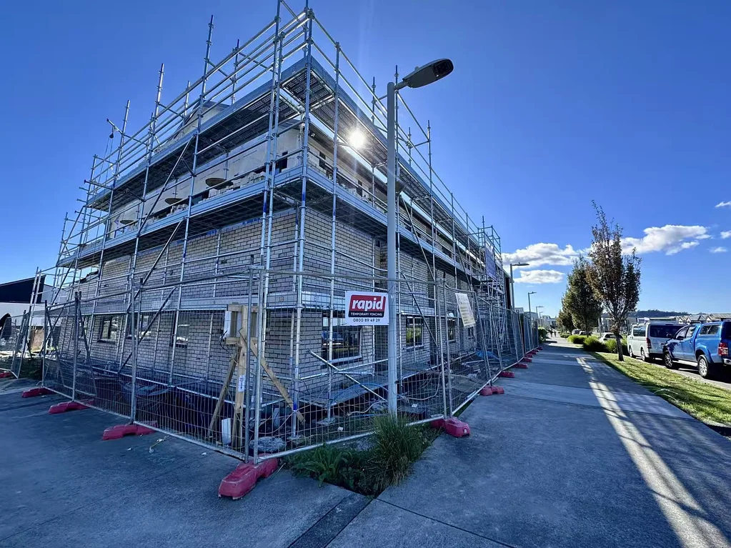 Hobsonville 3房  Secure One Before Completion!!