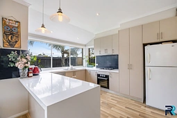 4/1A Thorogood Court, Taylors Lakes