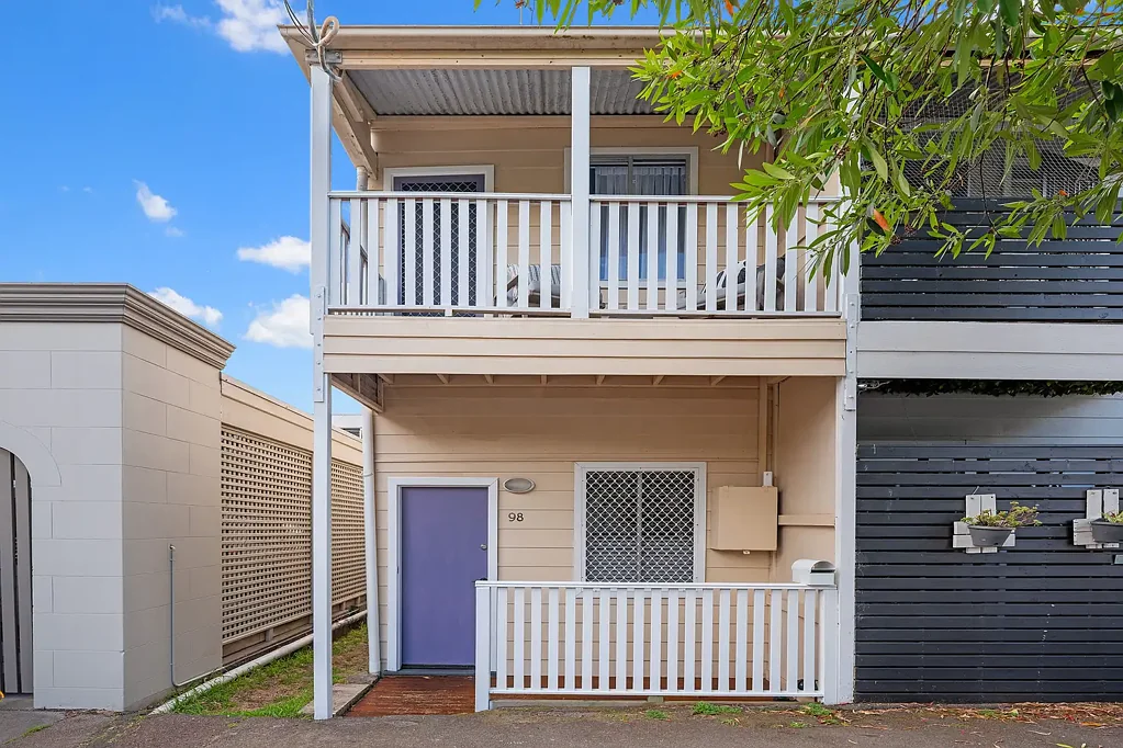 98 Dawson Street, Cooks Hill, NSW 2300