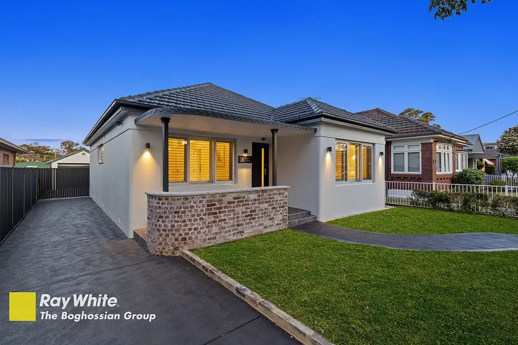 Beverly Hills 4房 Beverly Hills中心位置 全砖住宅 4卧2浴Terrazzo瓷砖 大型后院 市政厅批准附属住宅 现代厨房 石岛吧台 安全系统 自然采光 Beautifully Transformed Inside & Out