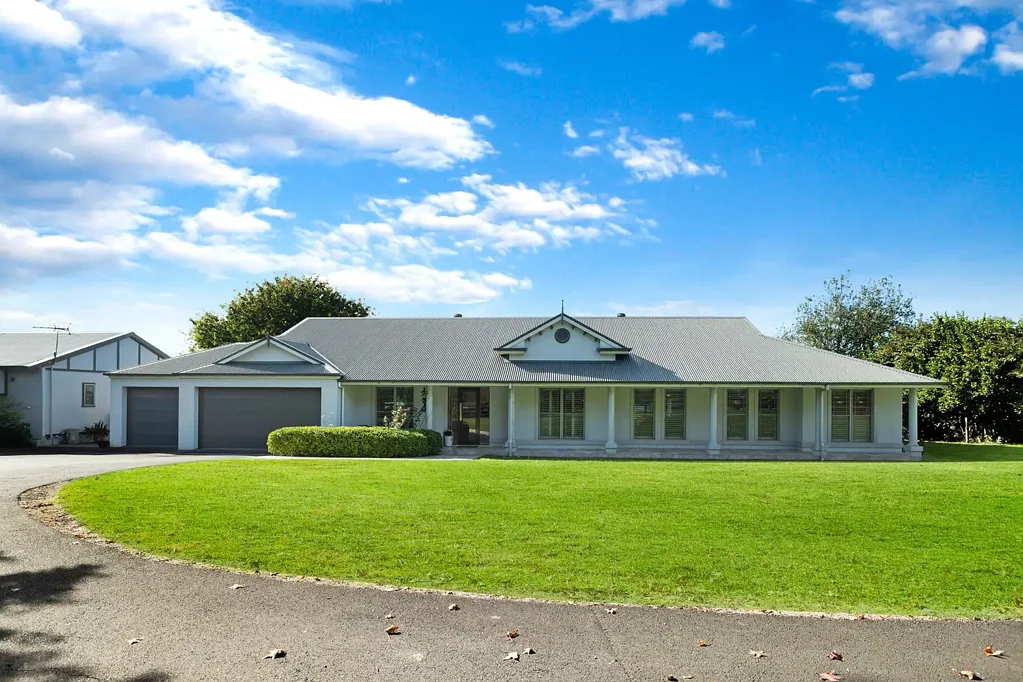 Oakdale 8 Bedroom 'Hazelwood Place'