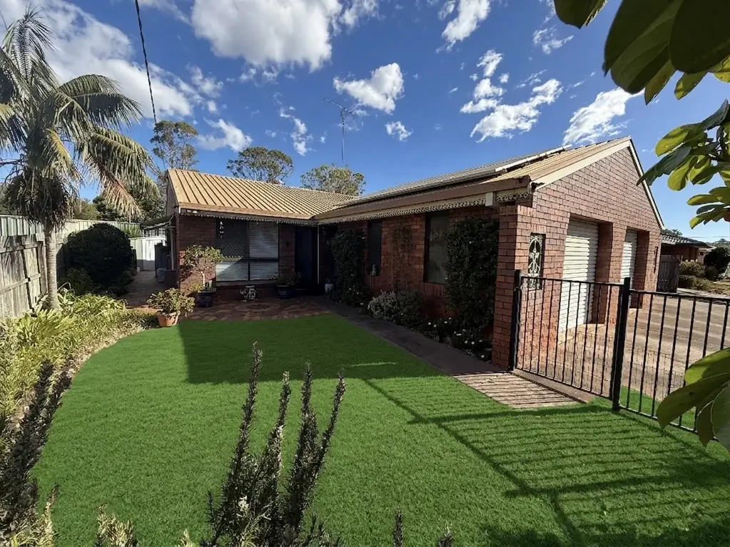 1/6 Champagne Crescent, Wilsonton Heights, QLD 4350