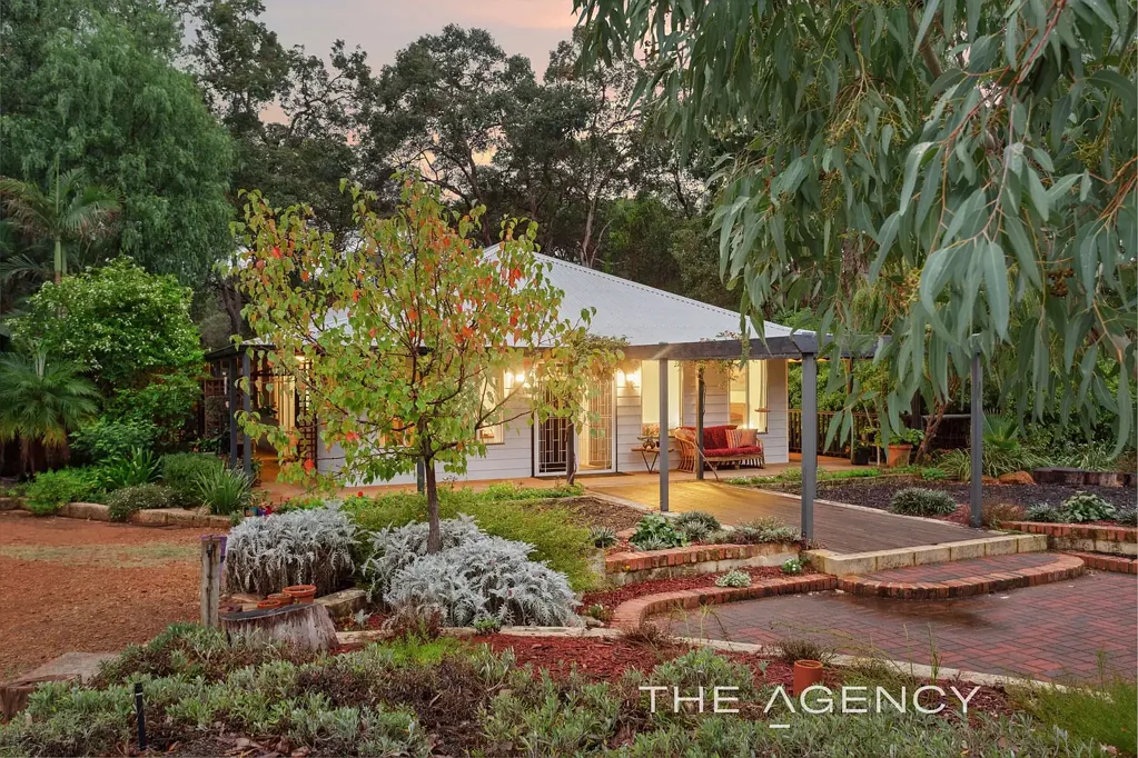 33 Marnie Road, Glen Forrest, WA 6071