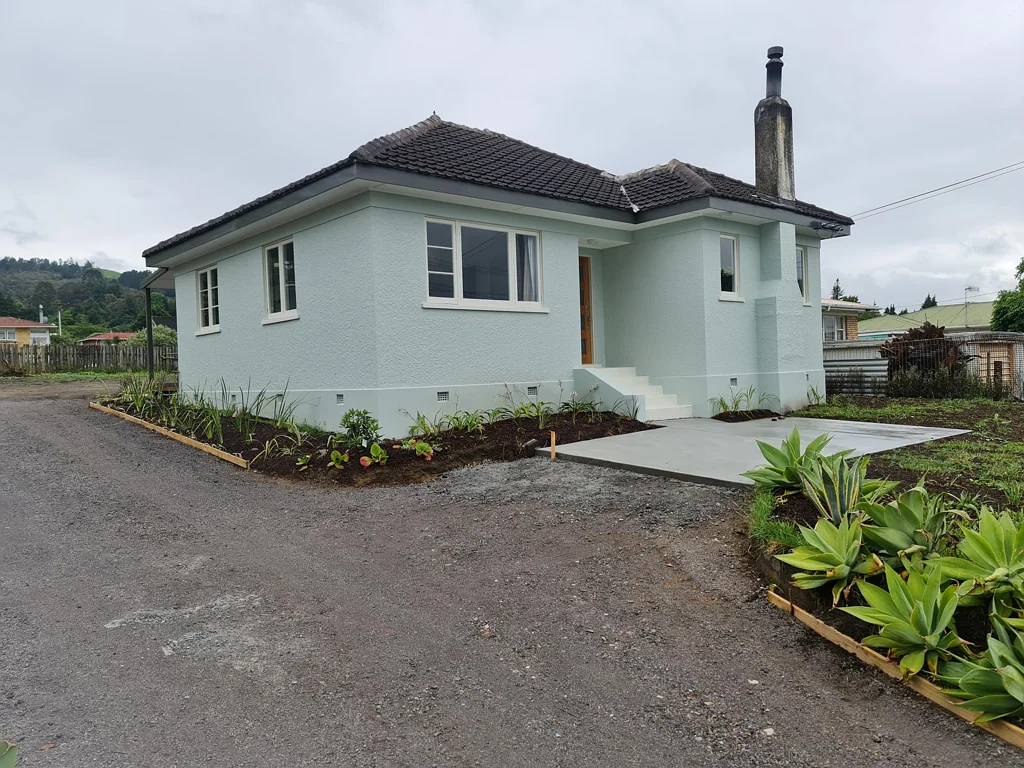 Charming two bedroom home on Clayton Road