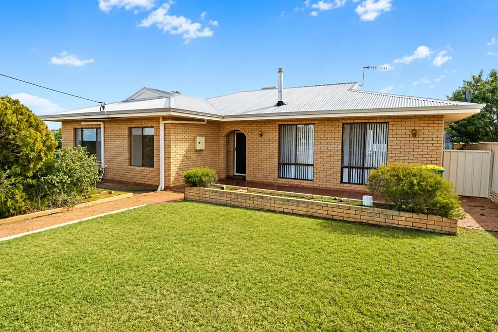 Wongan Hills 4房  Spacious Family Living