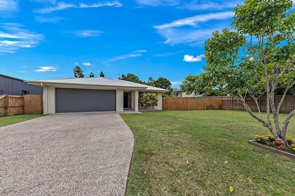 24 Fairweather Rd, Cannonvale, QLD 4802