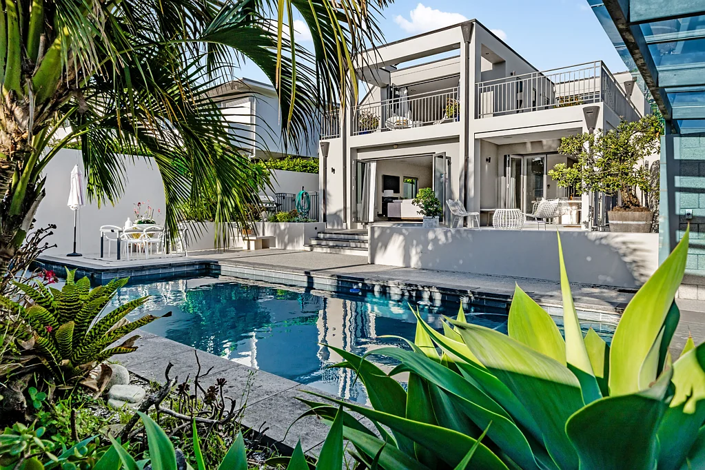 Saint Heliers 5ਬੈੱਡਰੂਮ Concrete family oasis in St Heliers
