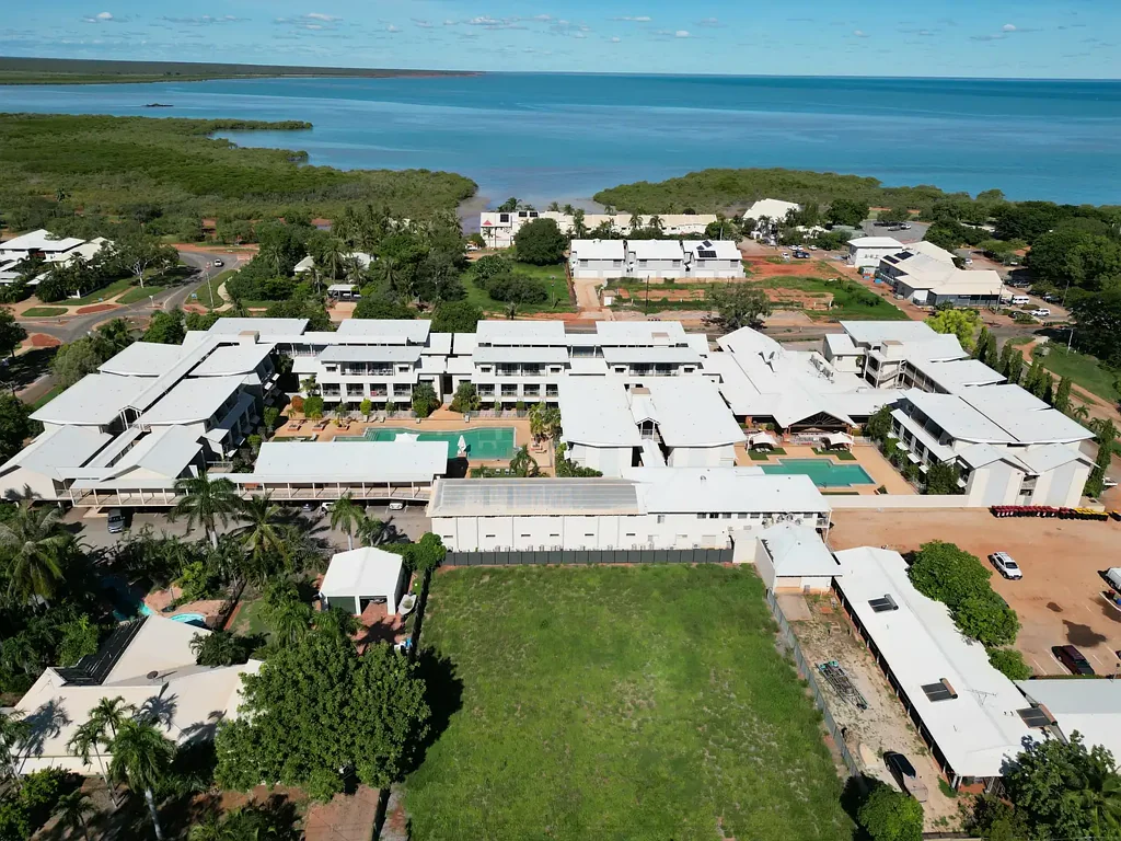 Broome 2બેડરૂમ DUAL INCOME APARTMENT OVERLOOKING THE POOL