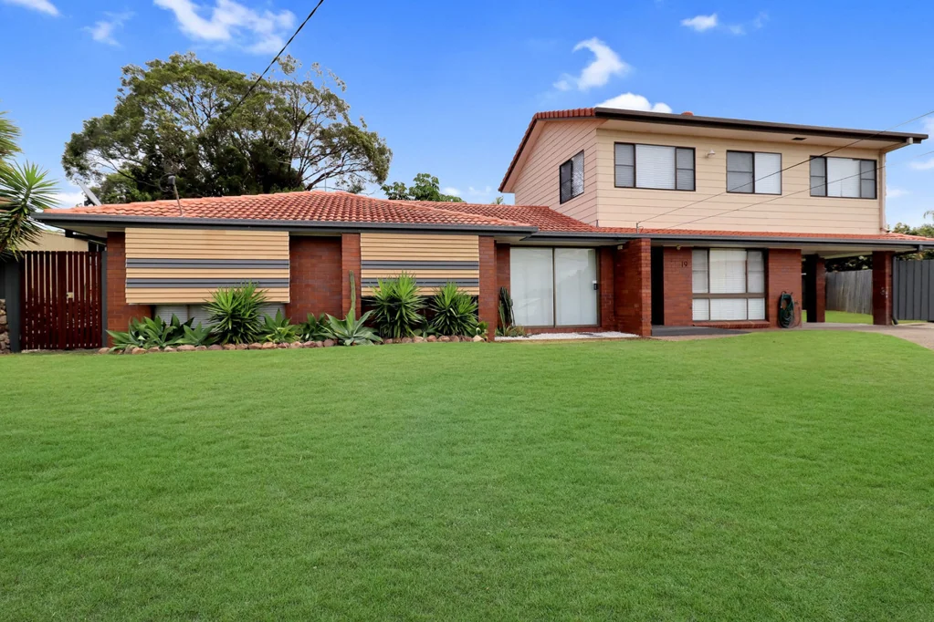 Stunning Renovation on this huge family home in Brassall...