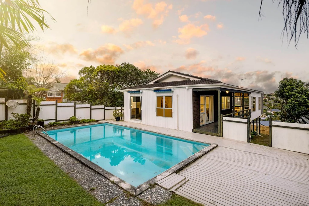 15 Ravenwood Drive, Forrest Hill, North Shore City, Auckland